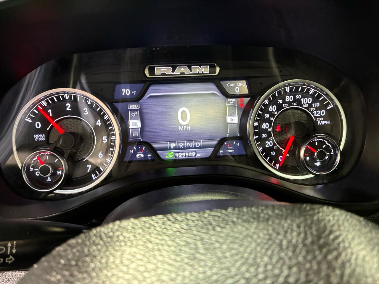 RAM 1500 Big Horn 4x4 Crew Cab 5'7" Box 2023