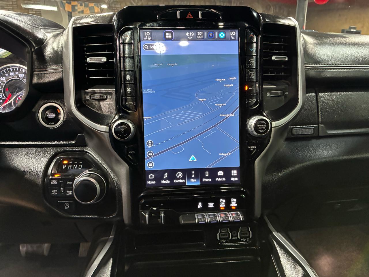 RAM 1500 Big Horn 4x4 Crew Cab 5'7" Box 2023