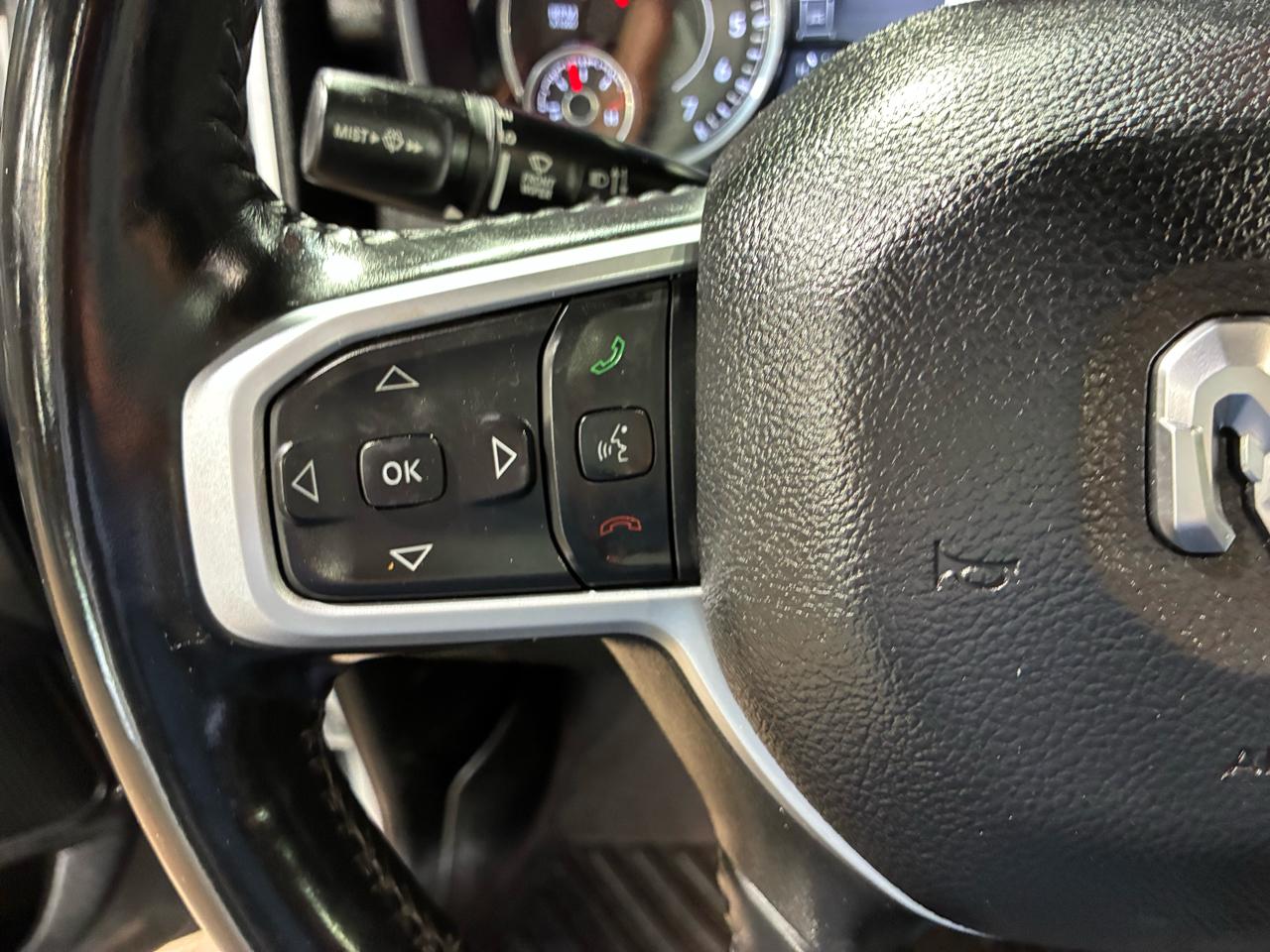 RAM 1500 Big Horn 4x4 Crew Cab 5'7" Box 2023