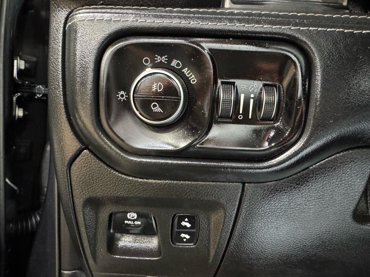 RAM 1500 Limited 4x2 Crew Cab 5'7" Box 2019