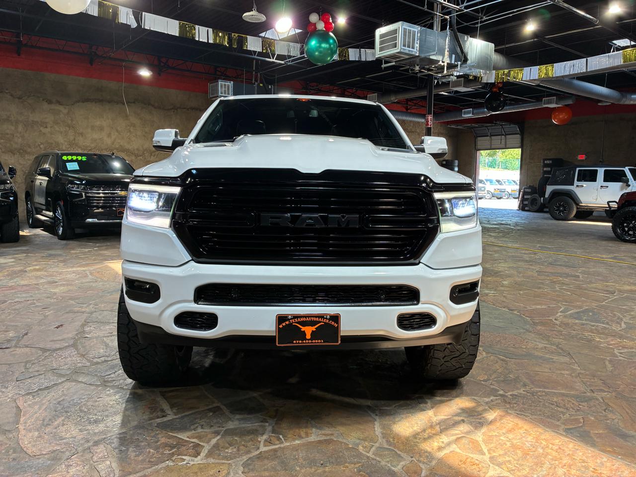 RAM 1500 Laramie 4x4 Crew Cab 5'7" Box 2020