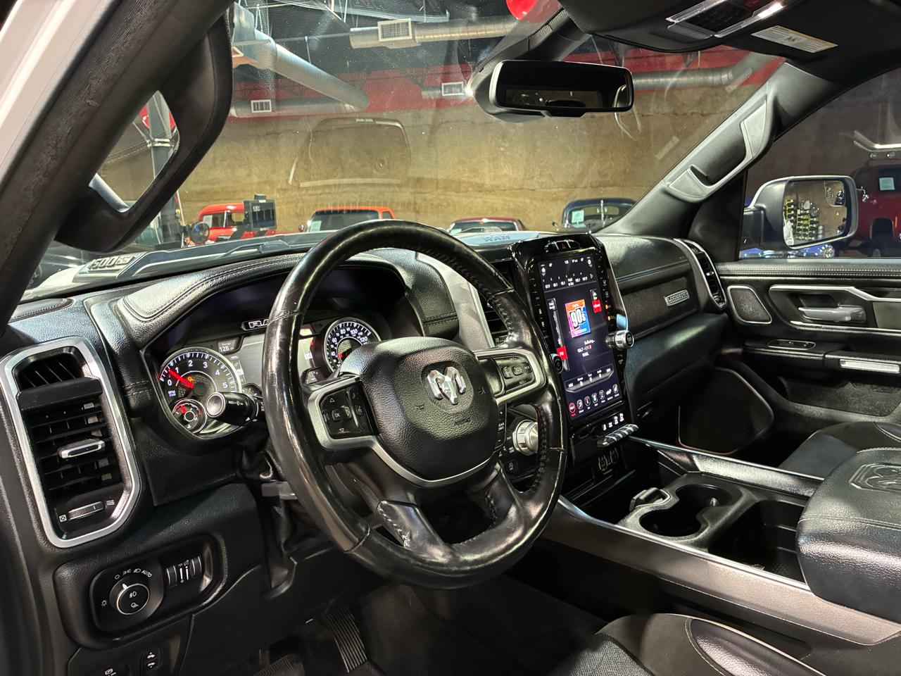 RAM 1500 Laramie 4x4 Crew Cab 5'7" Box 2020