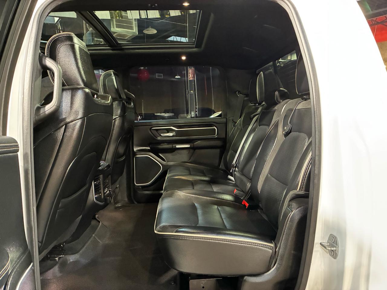 RAM 1500 Laramie 4x4 Crew Cab 5'7" Box 2020