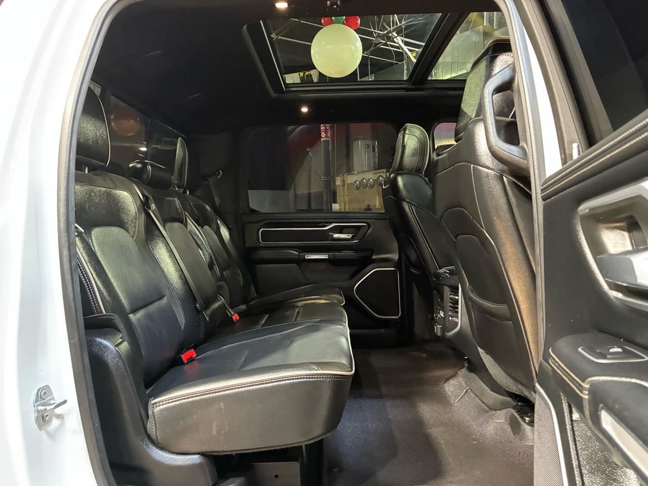 RAM 1500 Laramie 4x4 Crew Cab 5'7" Box 2020