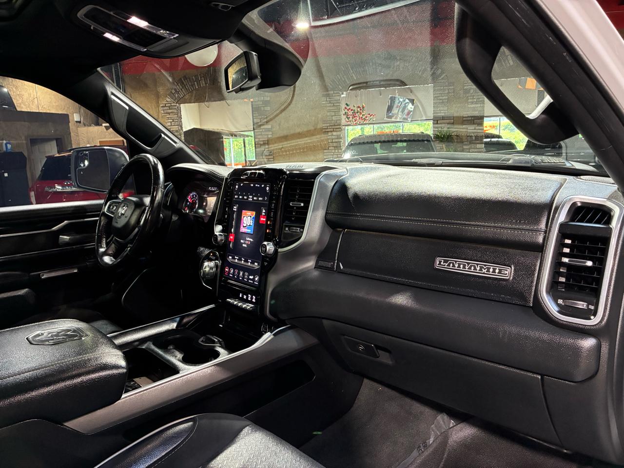 RAM 1500 Laramie 4x4 Crew Cab 5'7" Box 2020