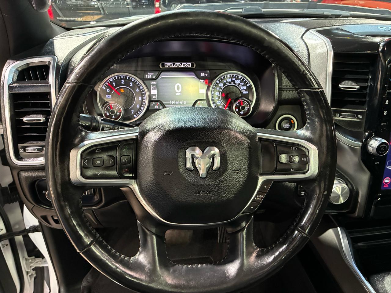 RAM 1500 Laramie 4x4 Crew Cab 5'7" Box 2020