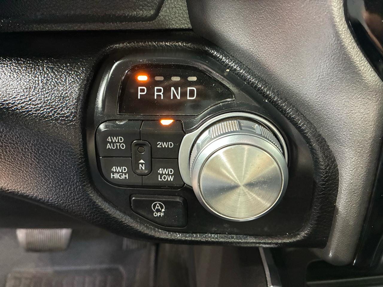 RAM 1500 Laramie 4x4 Crew Cab 5'7" Box 2020