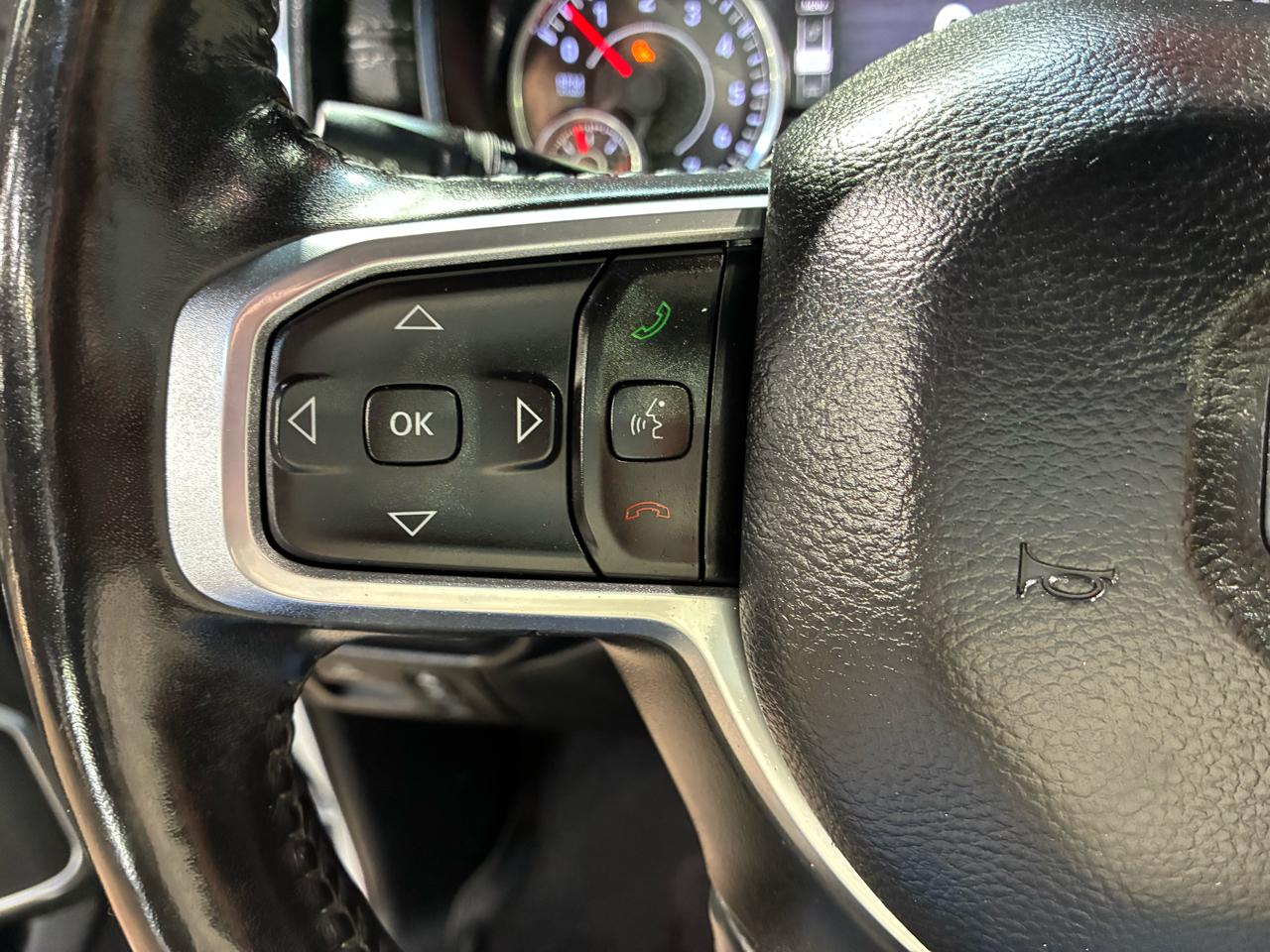 RAM 1500 Laramie 4x4 Crew Cab 5'7" Box 2020