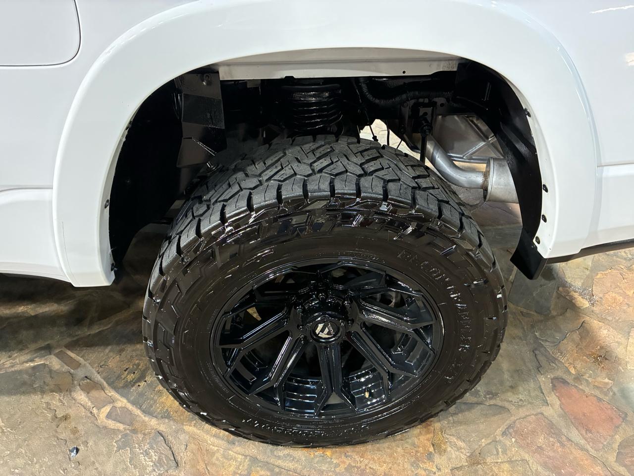 RAM 1500 Laramie 4x4 Crew Cab 5'7" Box 2020