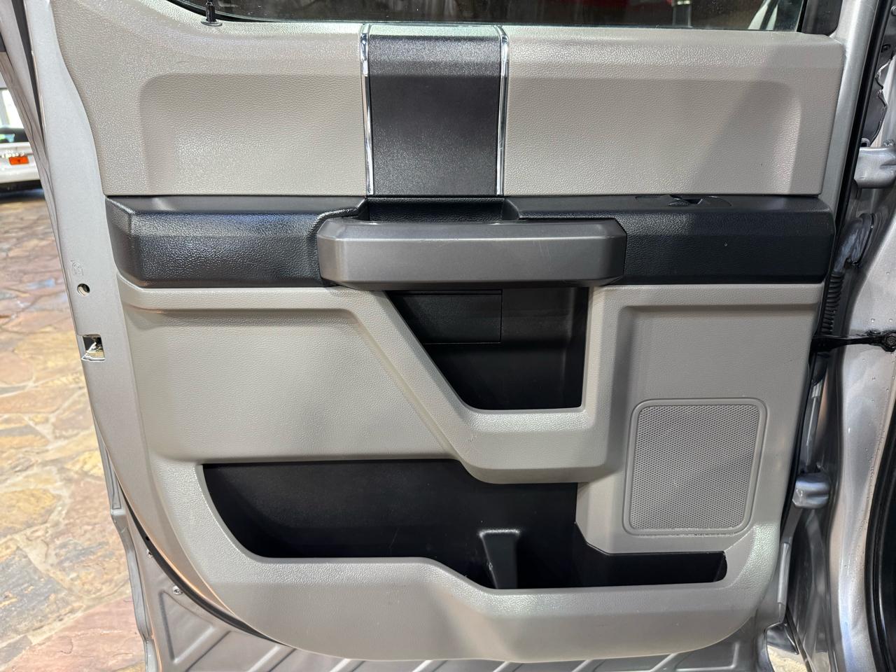 Ford F-150 2WD SuperCrew 145" XLT 2020