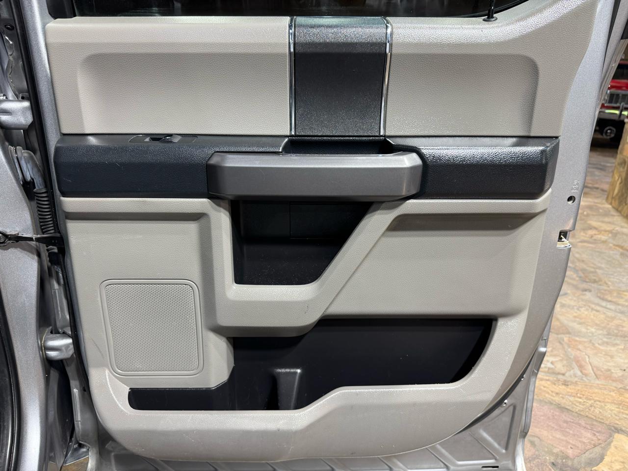 Ford F-150 2WD SuperCrew 145" XLT 2020