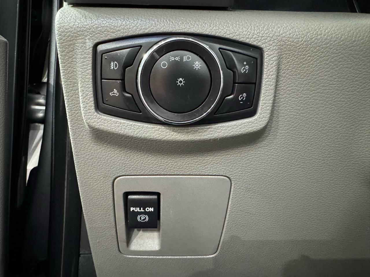 Ford F-150 2WD SuperCrew 145" XLT 2020