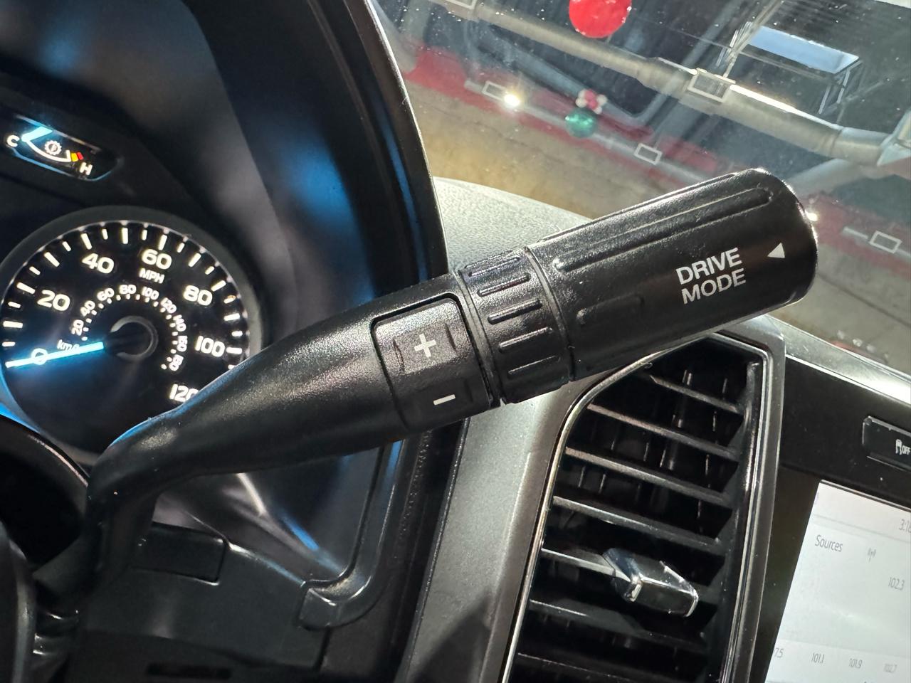 Ford F-150 2WD SuperCrew 145" XLT 2020