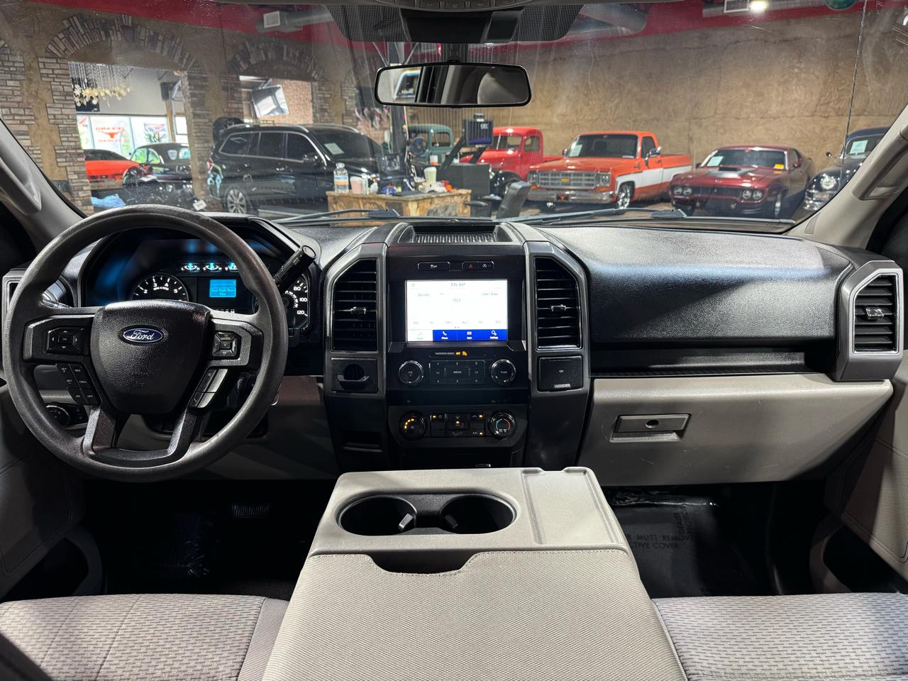 Ford F-150 2WD SuperCrew 145" XLT 2020