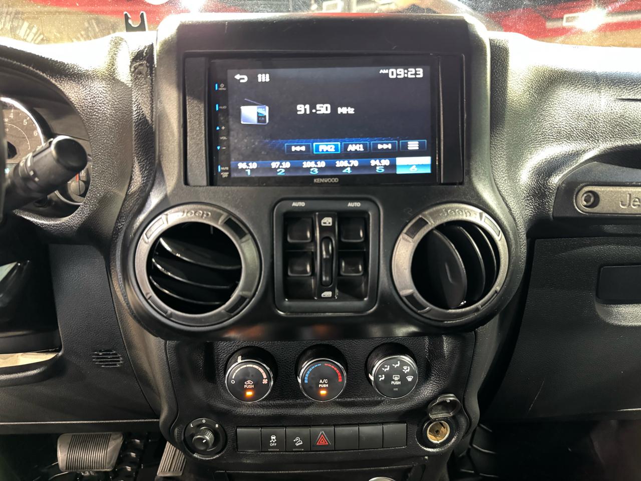 Jeep Wrangler Unlimited 4WD 4dr Sport 2011