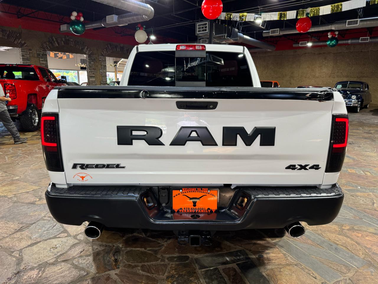 RAM 1500 4WD Crew Cab 140.5" Rebel 2016