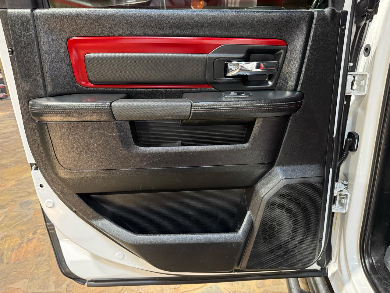 RAM 1500 4WD Crew Cab 140.5" Rebel 2016