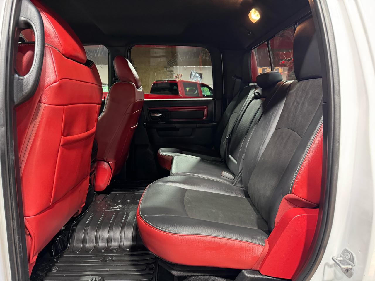 RAM 1500 4WD Crew Cab 140.5" Rebel 2016