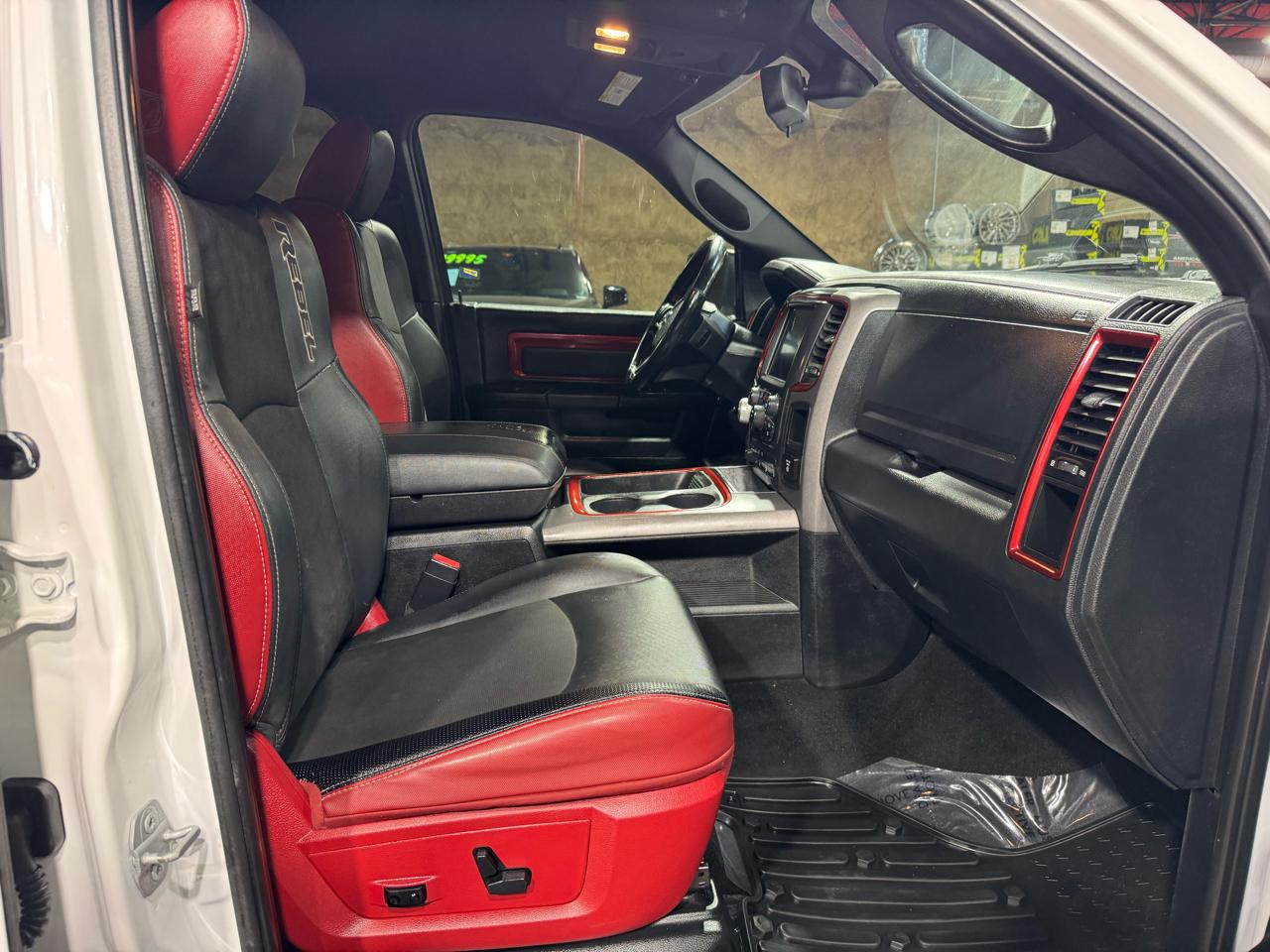 RAM 1500 4WD Crew Cab 140.5" Rebel 2016