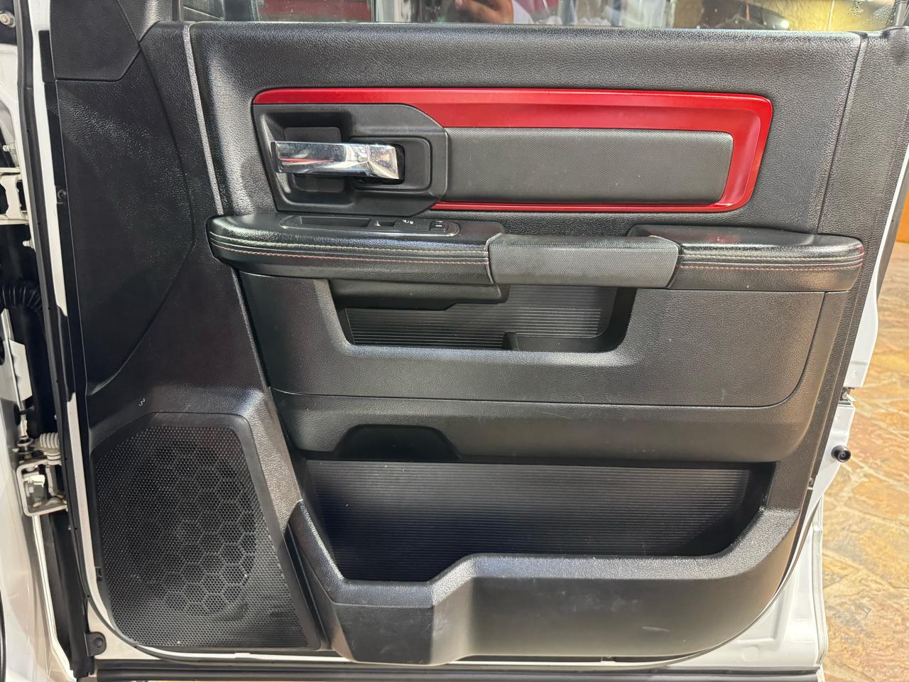 RAM 1500 4WD Crew Cab 140.5" Rebel 2016