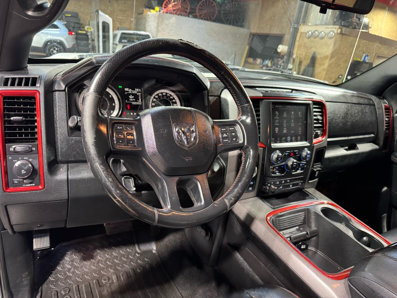 RAM 1500 4WD Crew Cab 140.5" Rebel 2016