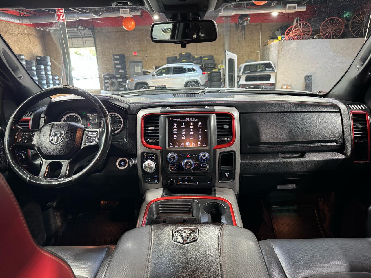 RAM 1500 4WD Crew Cab 140.5" Rebel 2016