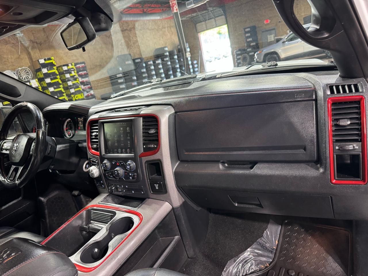 RAM 1500 4WD Crew Cab 140.5" Rebel 2016