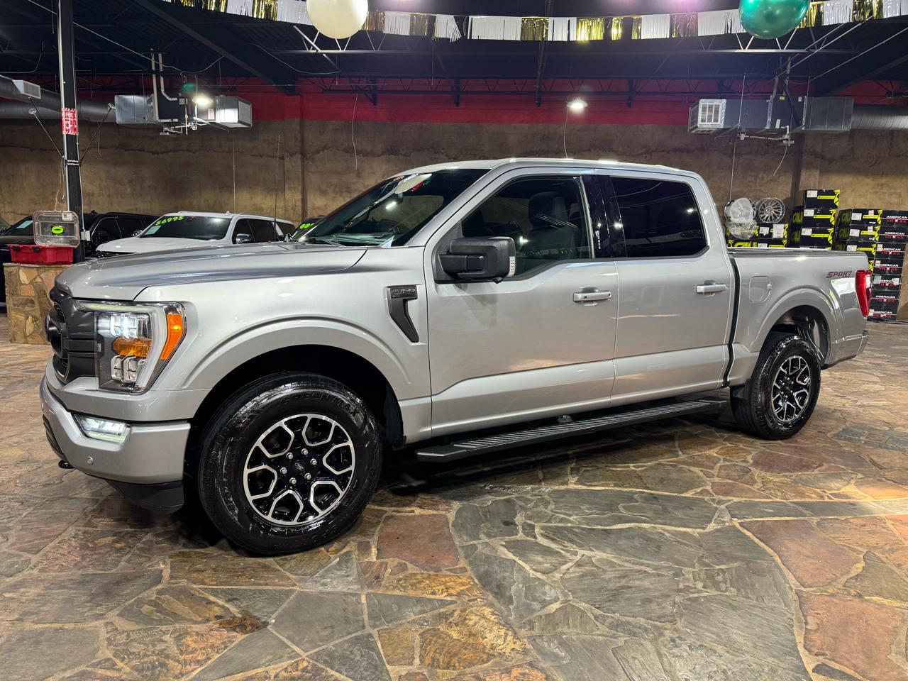 Ford F-150 4WD SuperCrew 145" XLT 2022