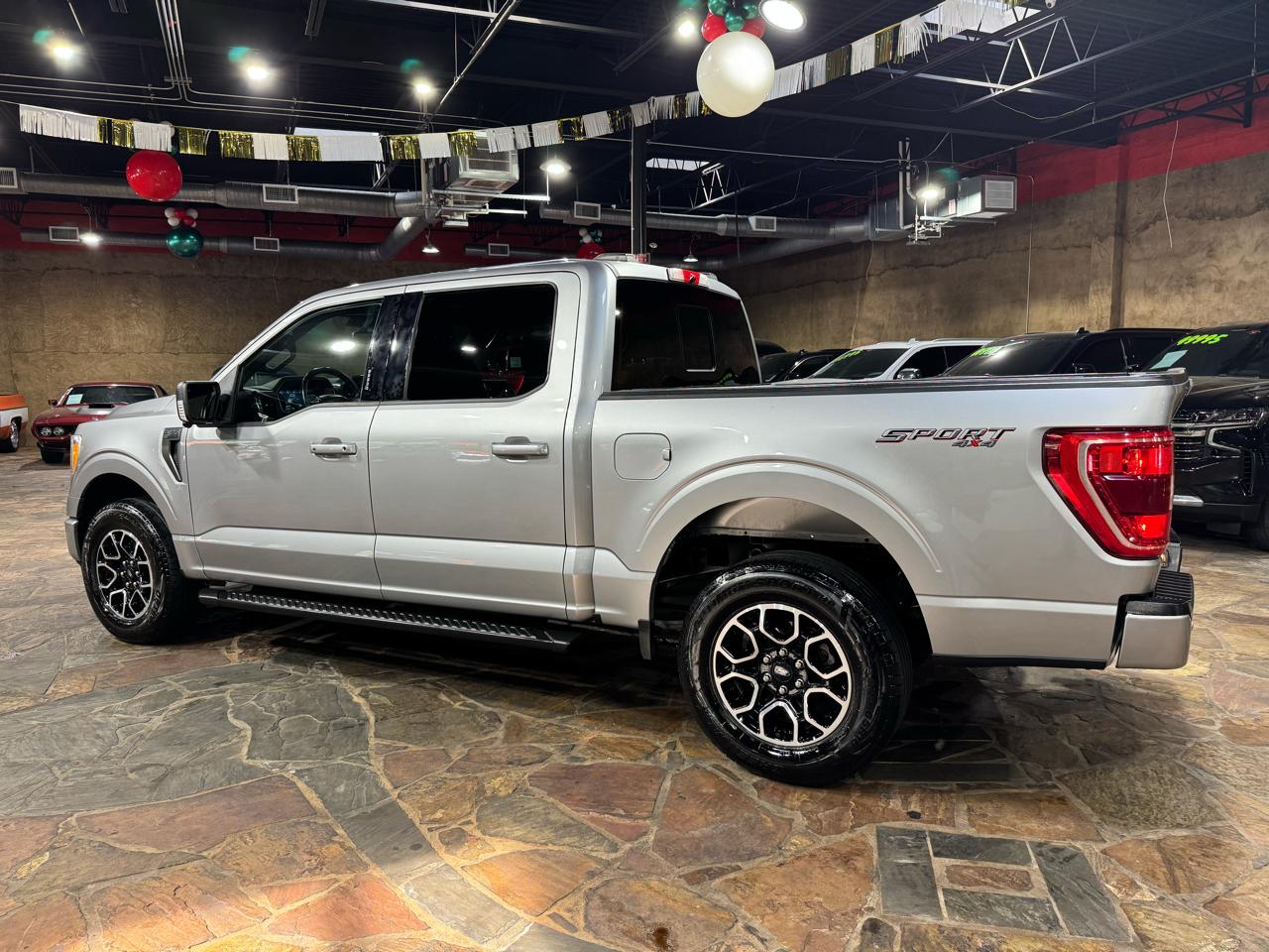 Ford F-150 4WD SuperCrew 145" XLT 2022