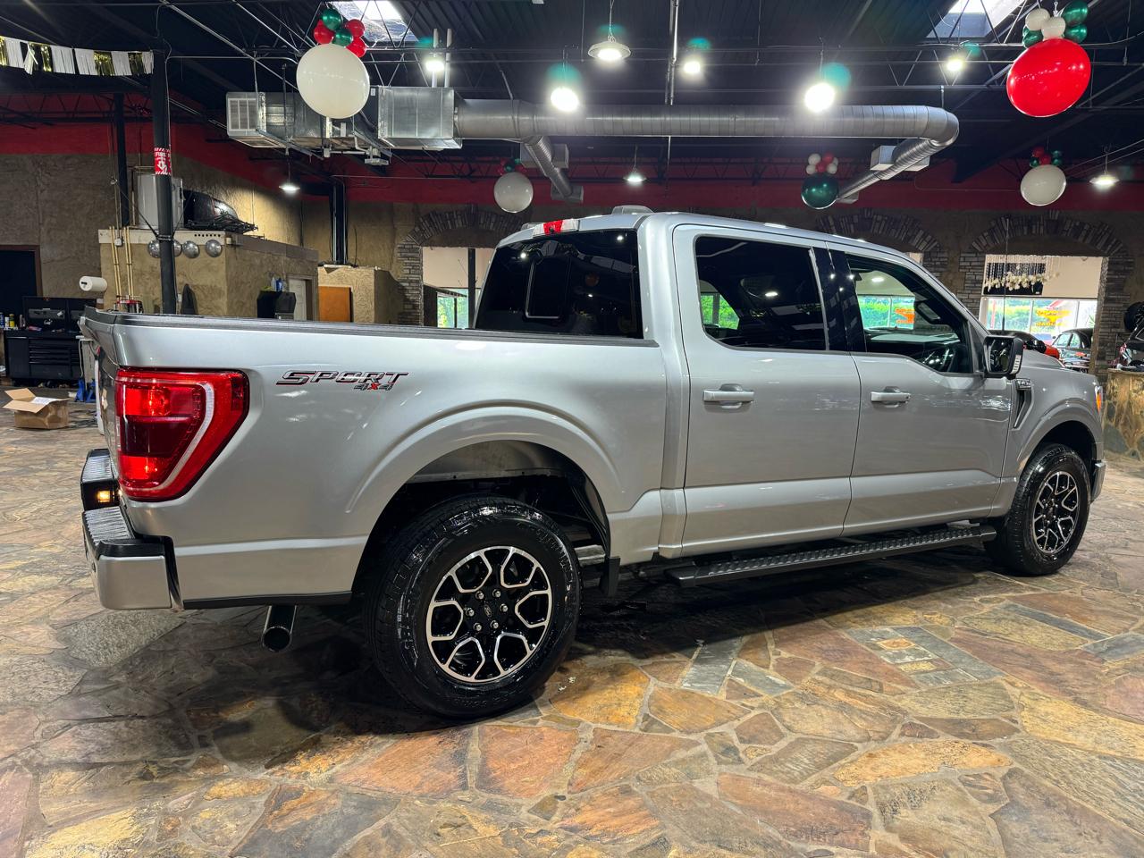 Ford F-150 4WD SuperCrew 145" XLT 2022