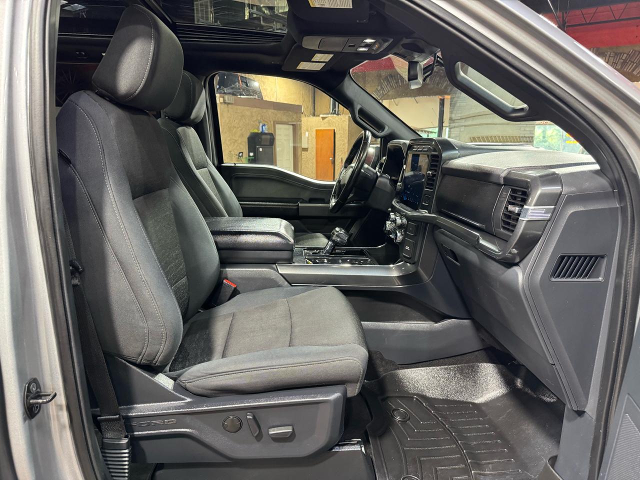 Ford F-150 4WD SuperCrew 145" XLT 2022