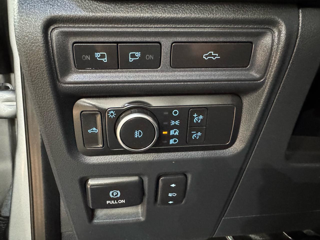 Ford F-150 4WD SuperCrew 145" XLT 2022