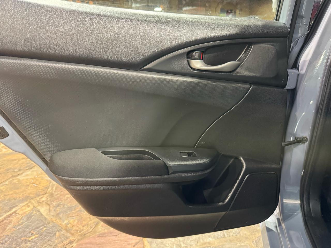 Honda Civic Hatchback LX CVT 2019