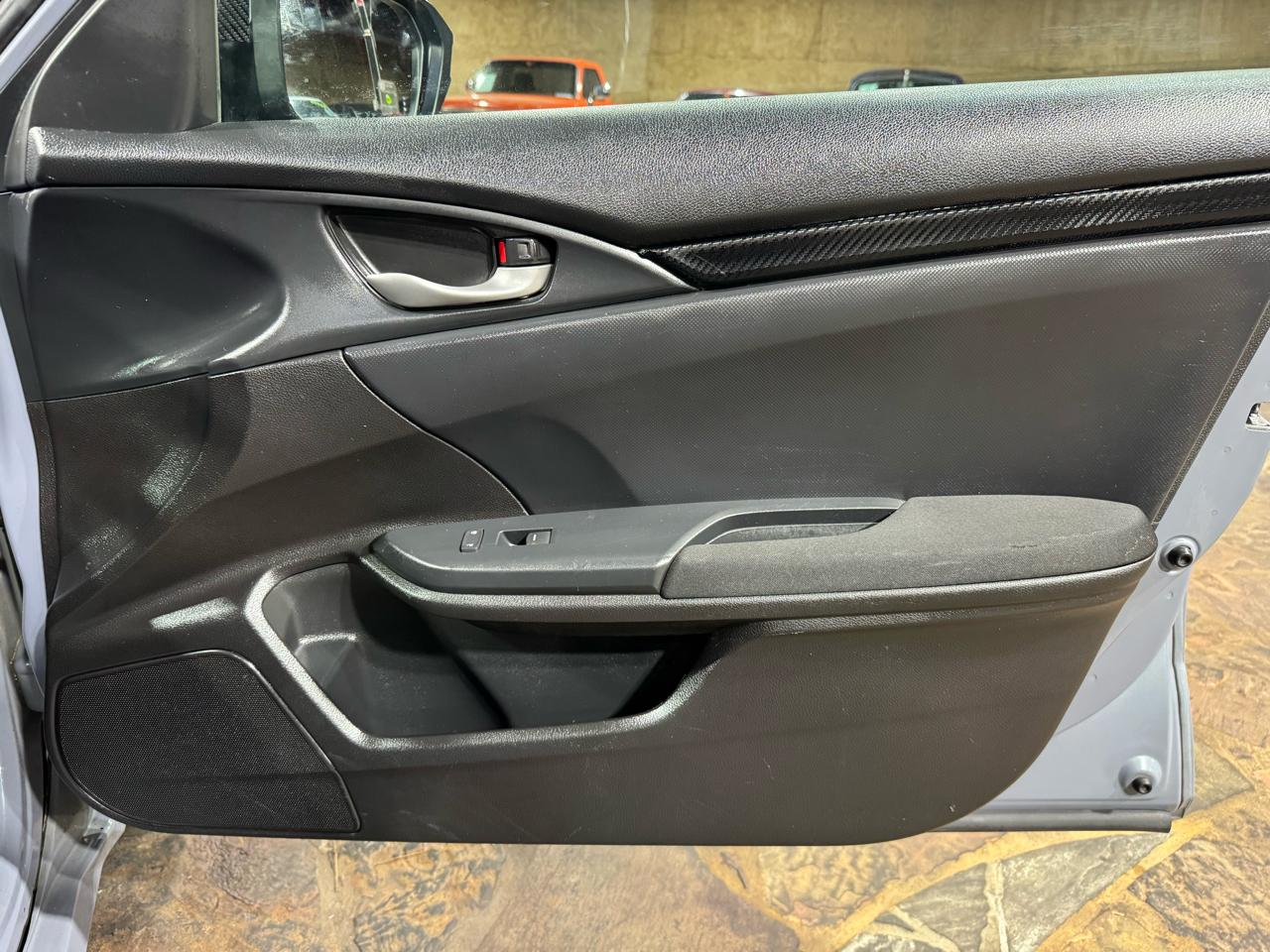 Honda Civic Hatchback LX CVT 2019