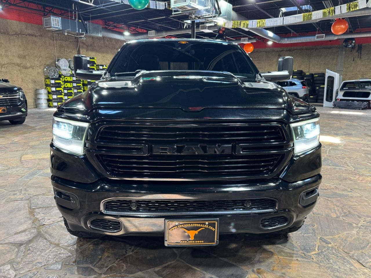 RAM 1500 Laramie 4x4 Crew Cab 5'7" Box 2019