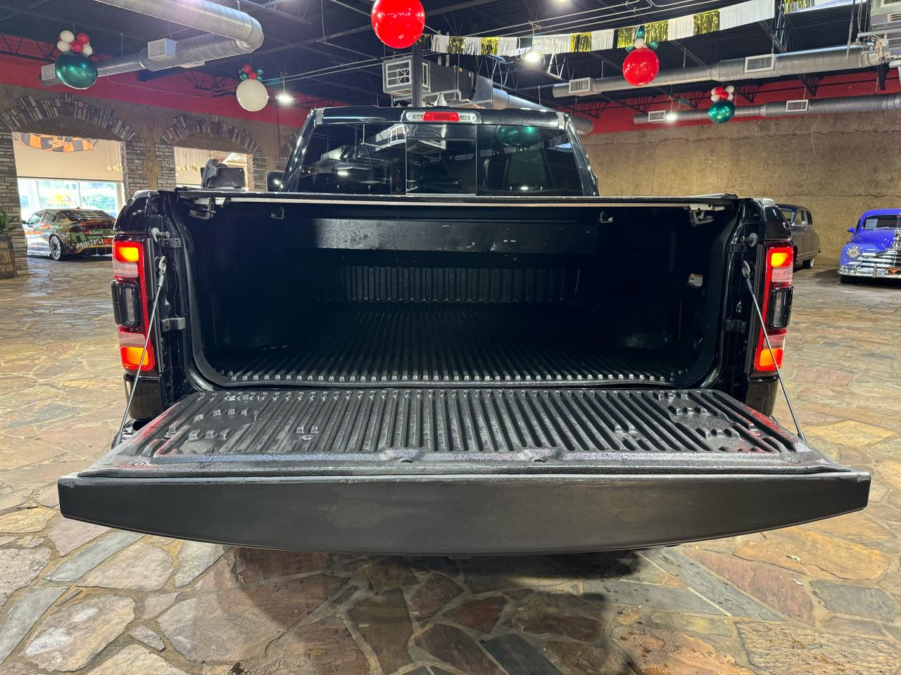 RAM 1500 Laramie 4x4 Crew Cab 5'7" Box 2019