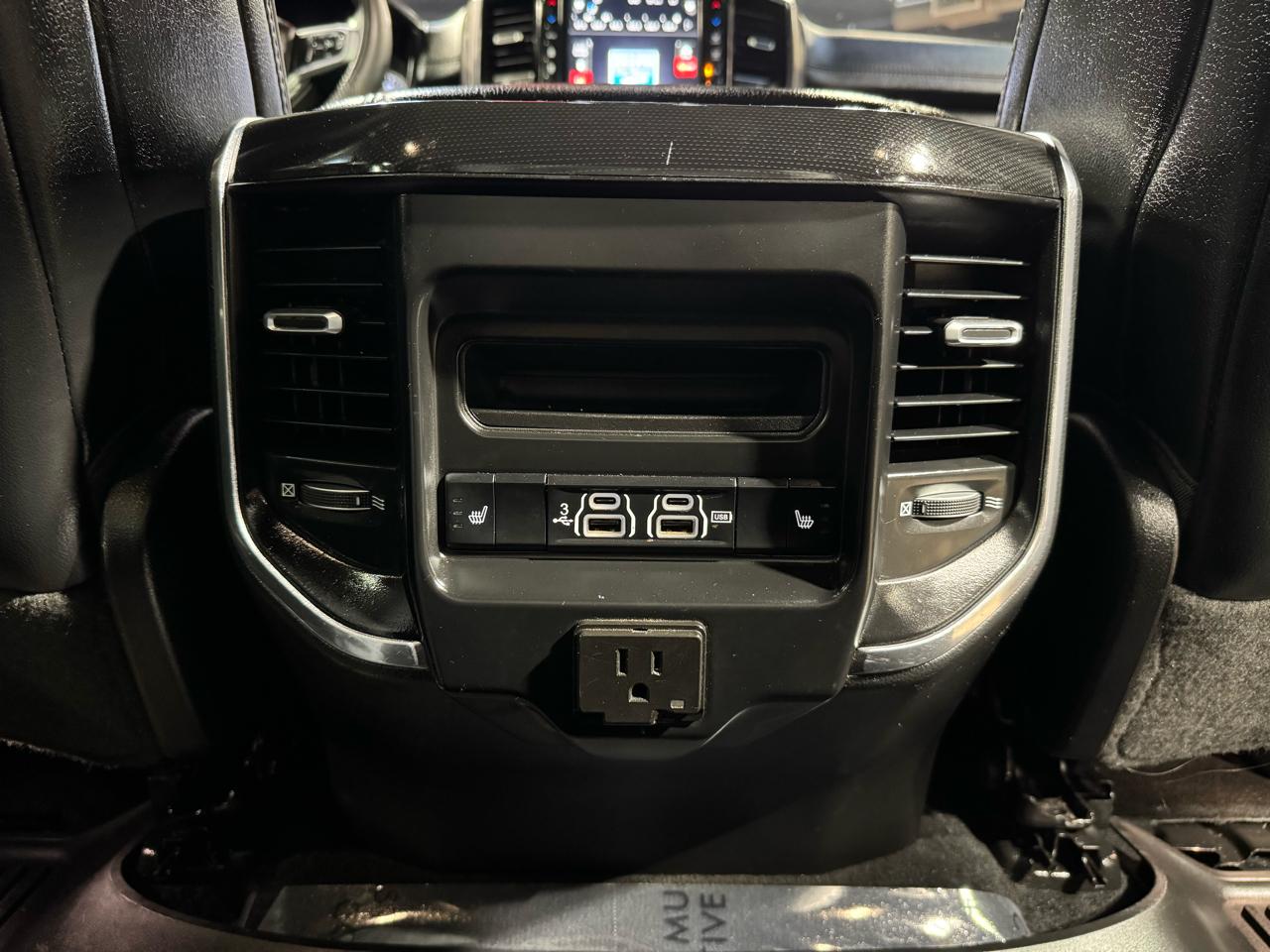RAM 1500 Laramie 4x4 Crew Cab 5'7" Box 2019
