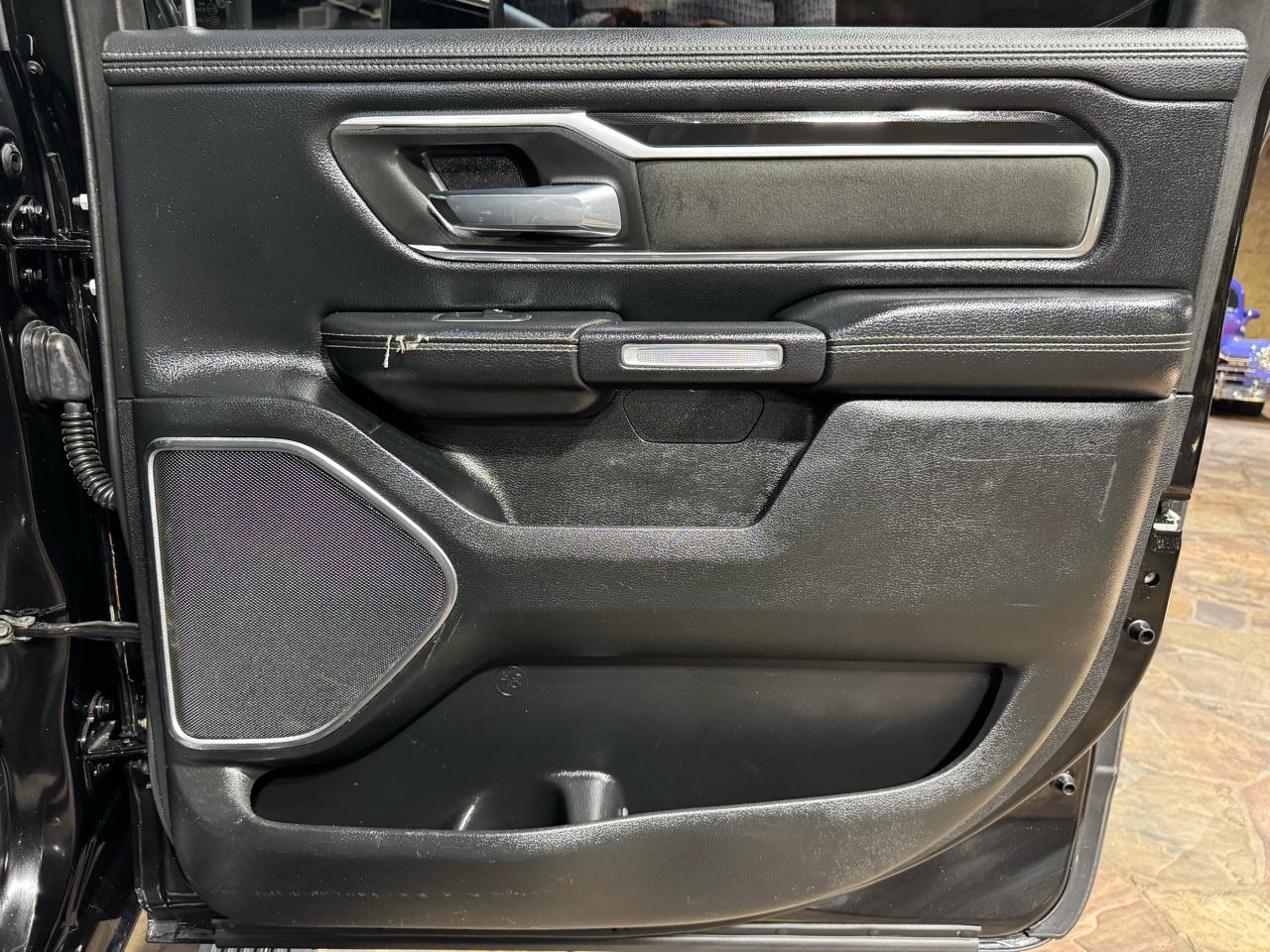 RAM 1500 Laramie 4x4 Crew Cab 5'7" Box 2019