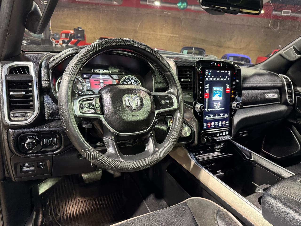 RAM 1500 Laramie 4x4 Crew Cab 5'7" Box 2019