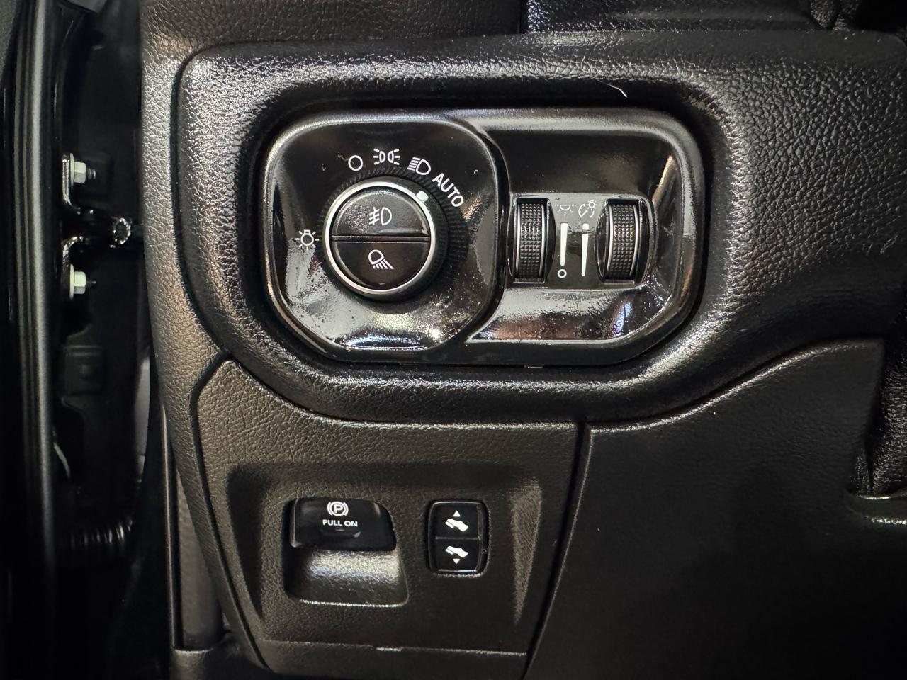 RAM 1500 Laramie 4x4 Crew Cab 5'7" Box 2019