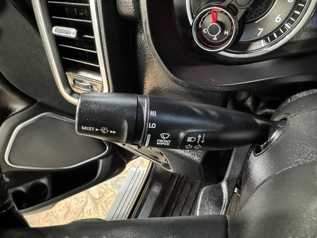 RAM 1500 Laramie 4x4 Crew Cab 5'7" Box 2019