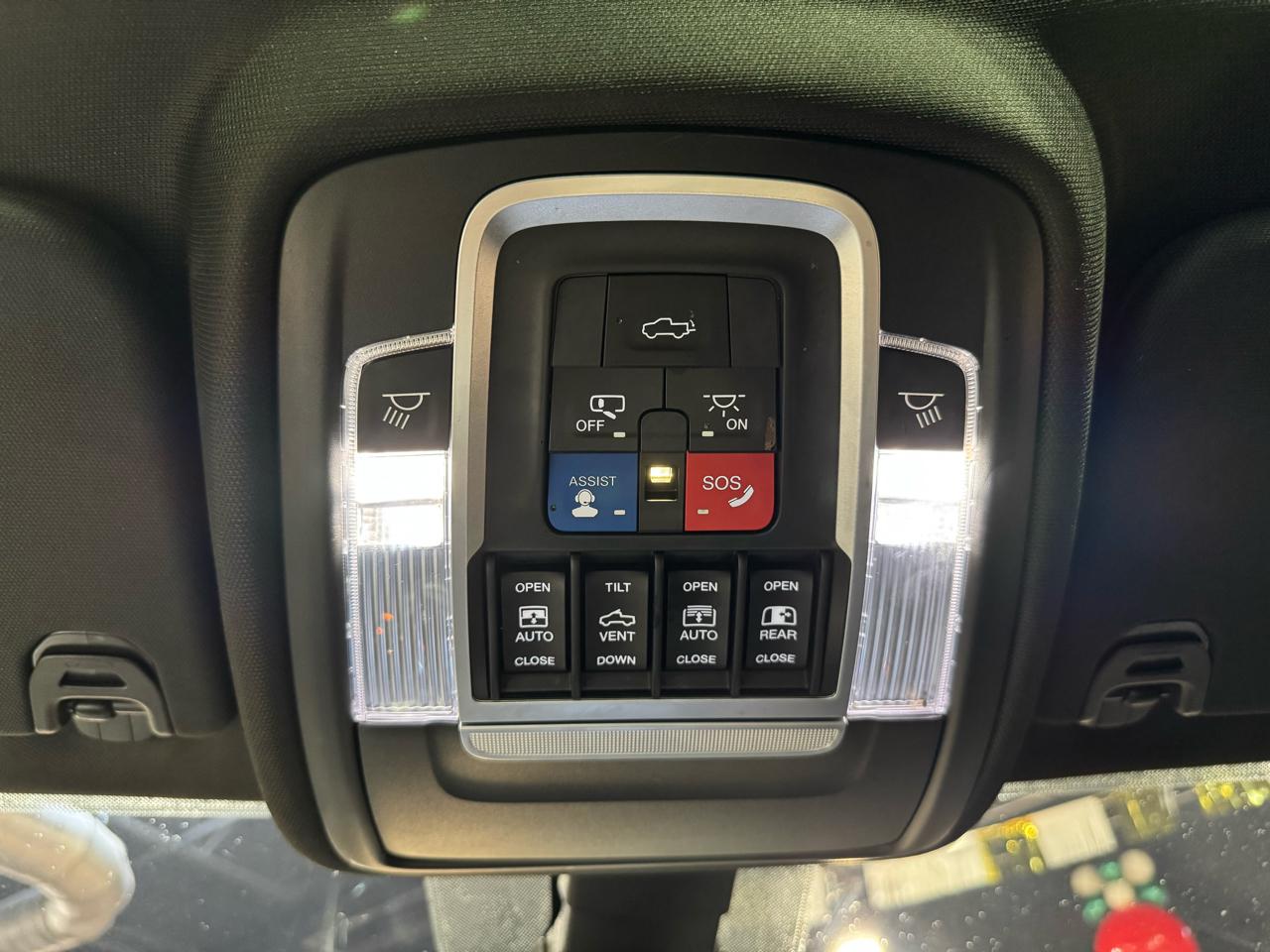 RAM 1500 Laramie 4x4 Crew Cab 5'7" Box 2019