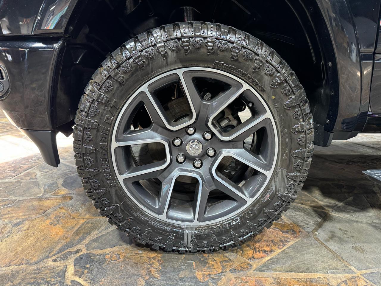 RAM 1500 Laramie 4x4 Crew Cab 5'7" Box 2019