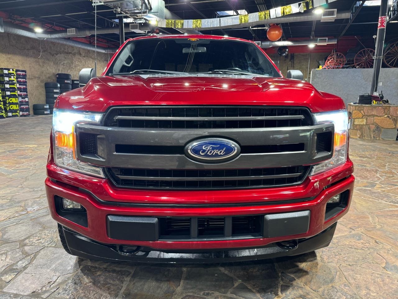 Ford F-150 4WD SuperCrew 145" XLT 2018