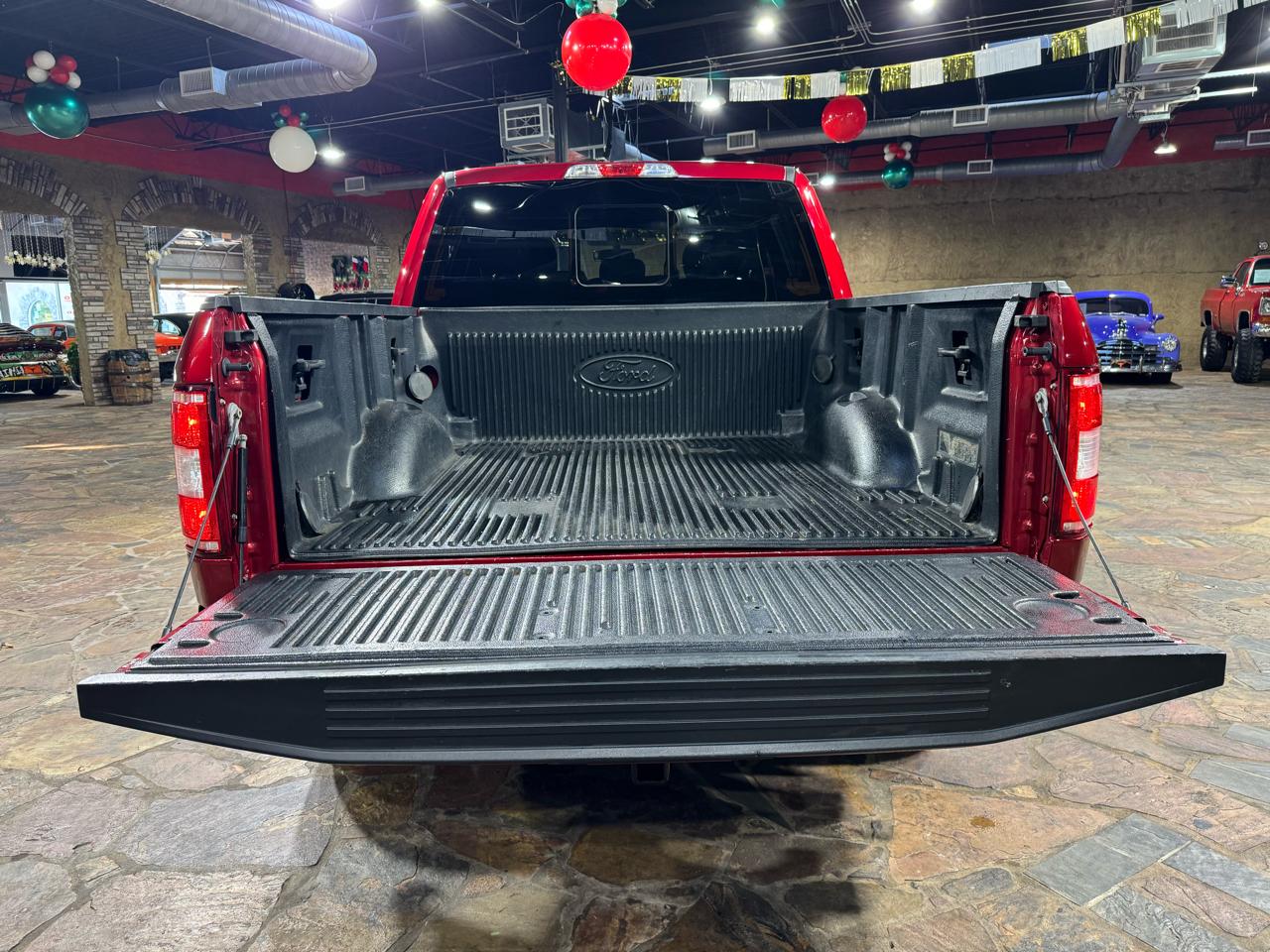 Ford F-150 4WD SuperCrew 145" XLT 2018