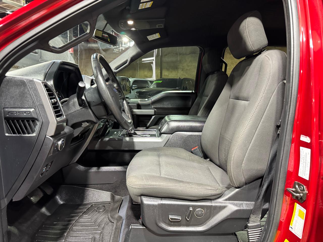 Ford F-150 4WD SuperCrew 145" XLT 2018