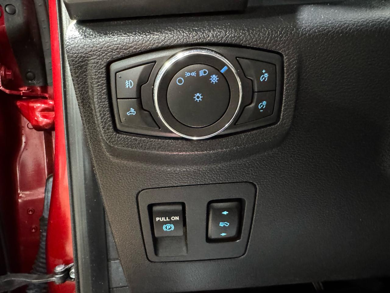 Ford F-150 4WD SuperCrew 145" XLT 2018