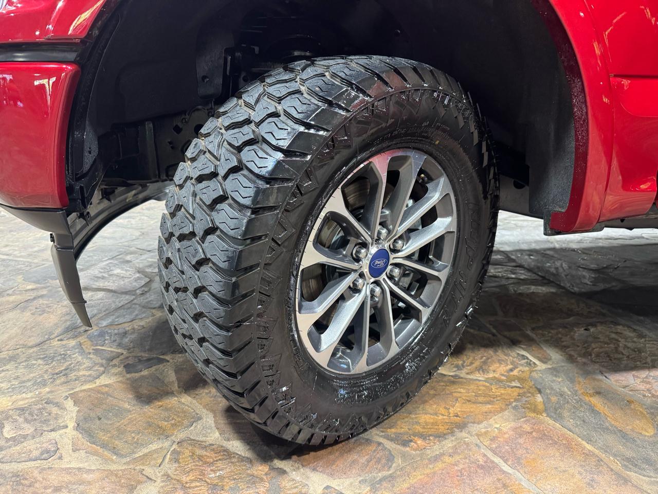 Ford F-150 4WD SuperCrew 145" XLT 2018