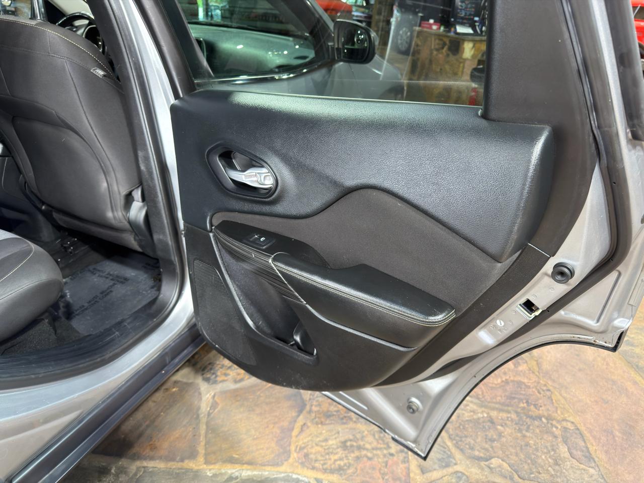 Jeep Cherokee 4WD 4dr Latitude 2014