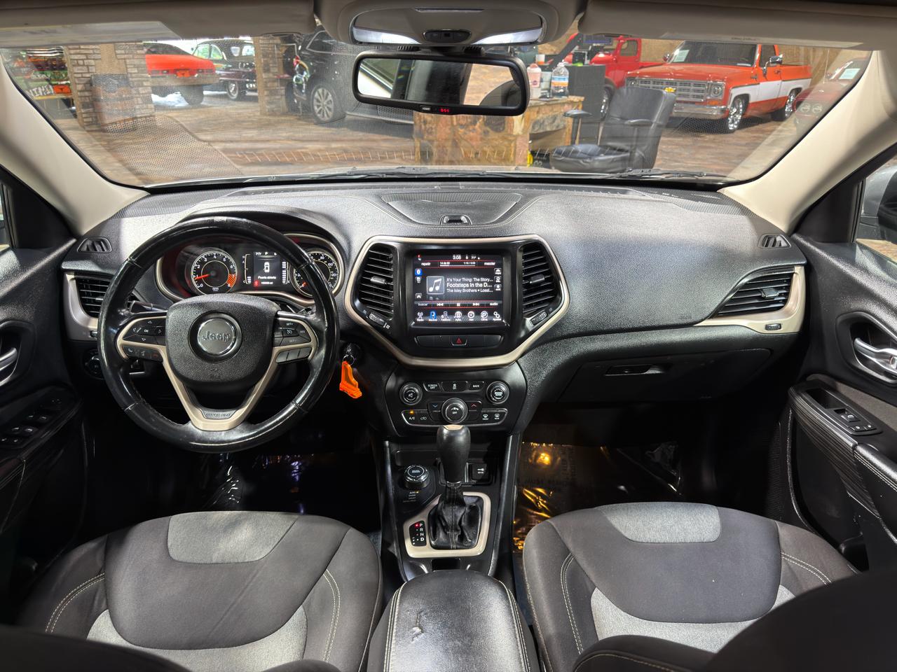 Jeep Cherokee 4WD 4dr Latitude 2014